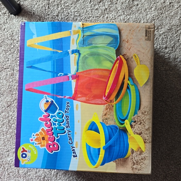 Toy Life collapsible sand buckets, new in box - Picture 3 of 4